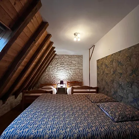 Holiday home Grand 23 Couchages Lalandusse